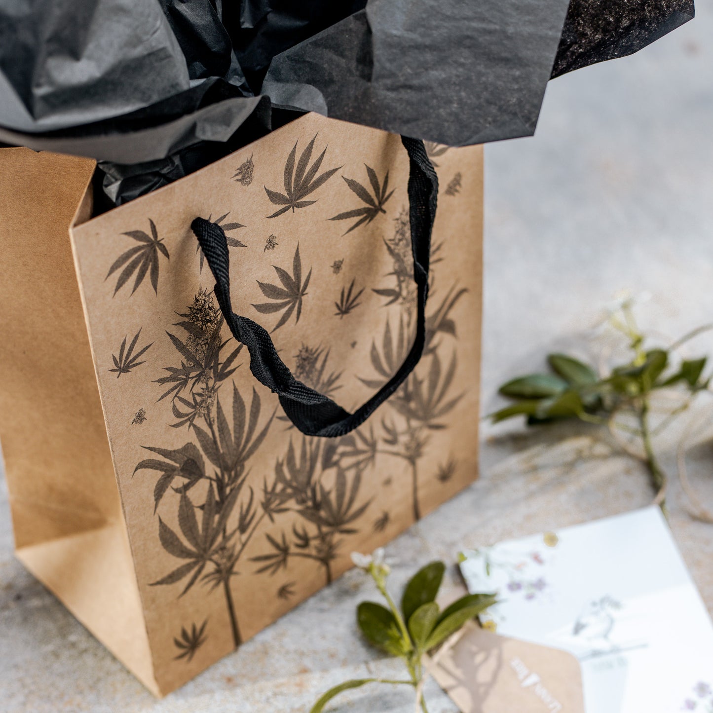 Eco Luxe Cannabis Botanical Gift Bag Set – Kraft Paper with Recycled Black Tissue